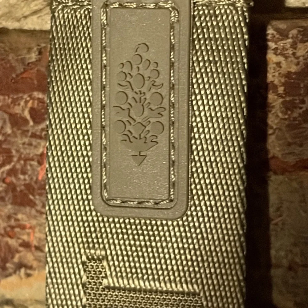 Lululemon Never Lost Keychain Olive Green Logo Strap